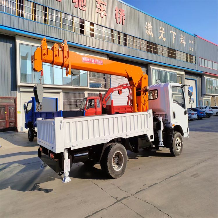 渌口区三轮随车吊定制 农用改装机自备吊中瑞长期出售